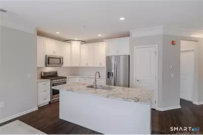 822 Center Meadow Lane #822, Danbury, CT 06810 - Photo 9