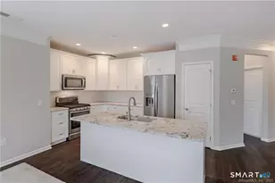 822 Center Meadow Ln, Danbury, CT 06810 - Photo 9