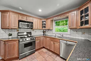 8 Ernel Dr, Greenwich, CT 06878 - Photo 19