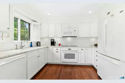 377 Main Street #8, New Canaan, CT 06840 - Photo 11