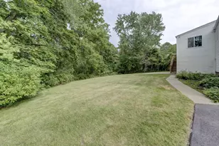 390 Ballfall Rd, Middletown, CT 06457 - Photo 7