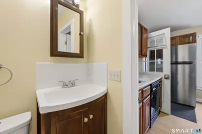 17 Lake Avenue, Danbury, CT 06810 - Photo 9