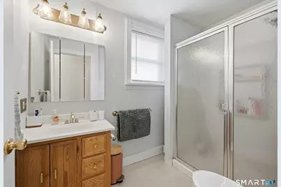 17 Lake Avenue, Danbury, CT 06810 - Photo 23