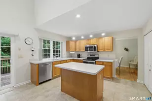 175 Rolling Green, Middletown, CT 06457 - Photo 13