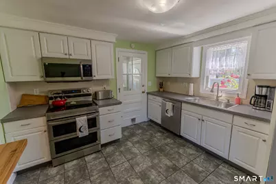 122 Pool Road, North Haven, CT 06473 - Photo 5