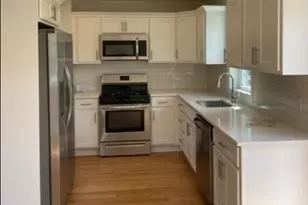 1686 Litchfield Turnpike, Woodbridge, CT 06525 - Photo 5