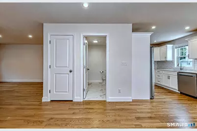 1686 Litchfield Turnpike #B, Woodbridge, CT 06525 - Photo 15