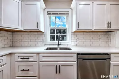 1686 Litchfield Turnpike #B, Woodbridge, CT 06525 - Photo 23