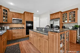 36 Independence Cir, Middlebury, CT 06762 - Photo 13