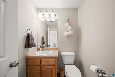 204 Oak Ridge Drive #204, Windsor Locks, CT 06096 - Photo 15