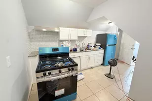 271 Vine St, Bridgeport, CT 06604 - Photo 15