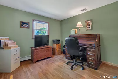 32 Ives Avenue, Meriden, CT 06450 - Photo 11