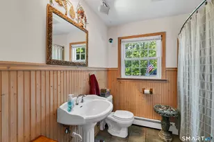 32 Ives Ave, Meriden, CT 06450 - Photo 9