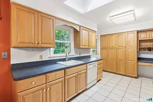 14 Saw Mill Rd, Newtown, CT 06470 - Photo 9