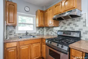 45 Moore Ave, East Hartford, CT 06108 - Photo 9