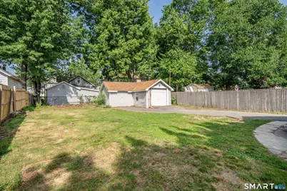 45 Moore Avenue, East Hartford, CT 06108 - Photo 3