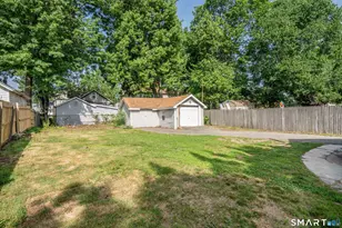 45 Moore Ave, East Hartford, CT 06108 - Photo 3