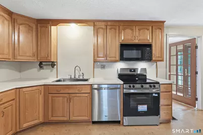 34 Carriage Hill Drive, Newington, CT 06111 - Photo 9