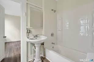 27 Beacon St, Waterbury, CT 06704 - Photo 17