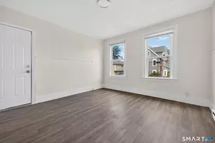 27 Beacon St, Waterbury, CT 06704 - Photo 5