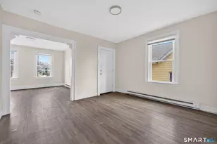 27 Beacon St, Waterbury, CT 06704 - Photo 7
