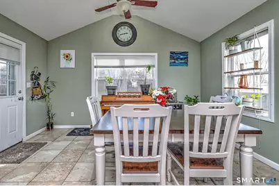 46 Aircraft Road, West Haven, CT 06516 - Photo 23