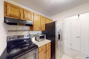 8 Rose Ln, Danbury, CT 06811 - Photo 13