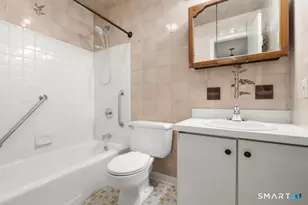 34 Crescent St, Stamford, CT 06906 - Photo 9