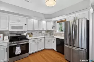 146 Chittenden Field Ln, Madison, CT 06443 - Photo 5