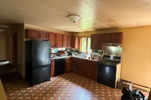 529 E Thompson Rd, Thompson, CT 06277 - Photo 3