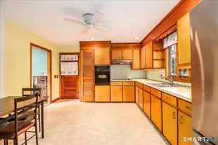 7 Mohawk Cir, Danbury, CT 06811 - Photo 9