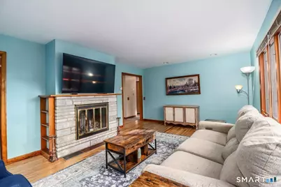 7 Mohawk Circle, Danbury, CT 06811 - Photo 5