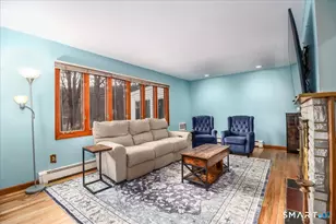 7 Mohawk Cir, Danbury, CT 06811 - Photo 5