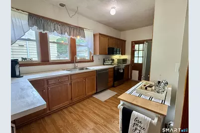 46 Windsor Street, Waterbury, CT 06708 - Photo 9
