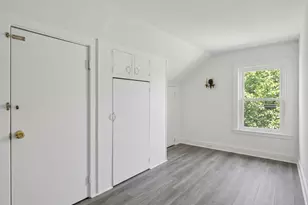 28 Moss St, Stonington, CT 06379 - Photo 33