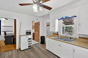 28 Moss St, Stonington, CT 06379 - Photo 25