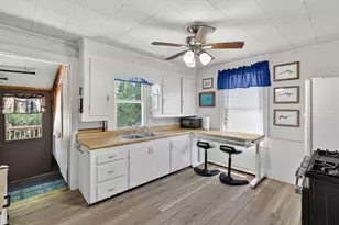 28 Moss St, Stonington, CT 06379 - Photo 23