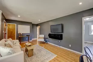 63 Darien Dr, Windsor Locks, CT 06096 - Photo 7