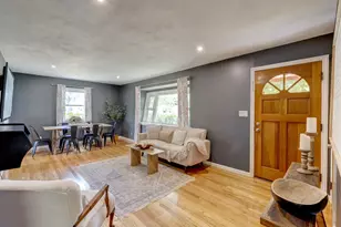 63 Darien Dr, Windsor Locks, CT 06096 - Photo 5