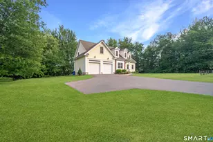 1004 Maple St, Rocky Hill, CT 06067 - Photo 3
