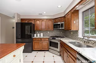 124 Pasadena Ave, Stratford, CT 06614 - Photo 5