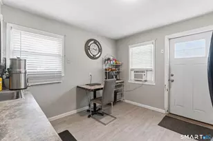 35 Woodstock St, Hartford, CT 06112 - Photo 7