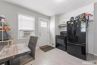 35 Woodstock Street, Hartford, CT 06112 - Photo 9