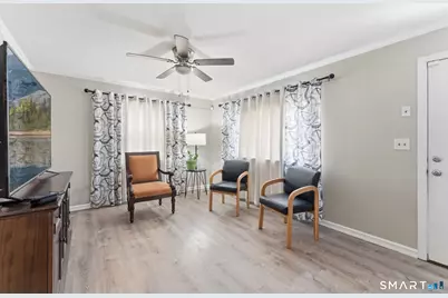 35 Woodstock Street, Hartford, CT 06112 - Photo 13