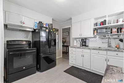 35 Woodstock Street, Hartford, CT 06112 - Photo 5