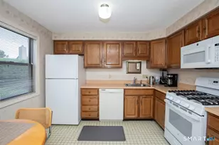 1301 Metacomet Dr, Meriden, CT 06450 - Photo 11