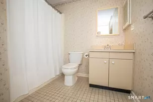 1301 Metacomet Dr, Meriden, CT 06450 - Photo 21