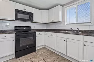 21 Hawkins St, Derby, CT 06418 - Photo 9