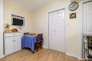2 Washington Ct, Stamford, CT 06902 - Photo 13