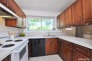10 Massaco St, Simsbury, CT 06070 - Photo 7